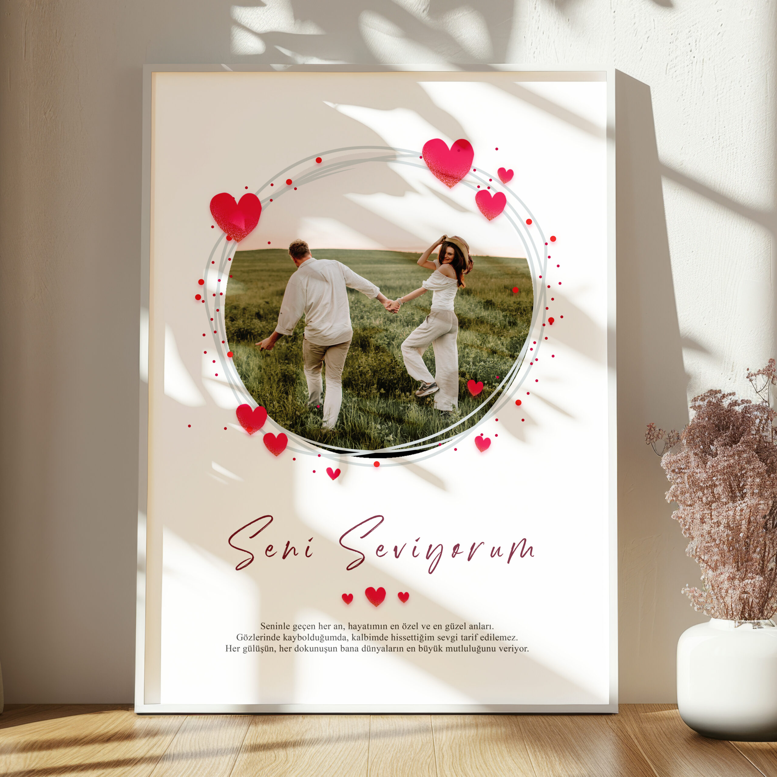 duvarda iz bırakmayan yapışan çerçeve